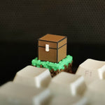 Pixel-Style Brust-Schlüsselanhänger – 3D Kunst-Schlüsselanhänger für mechanische Tastaturen | Gaming & Sammler